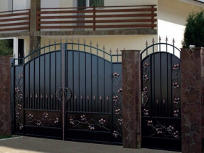 Кованые распашные ворота - пример 5