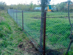 Забор из сетки рабицы в натяг 150 метров